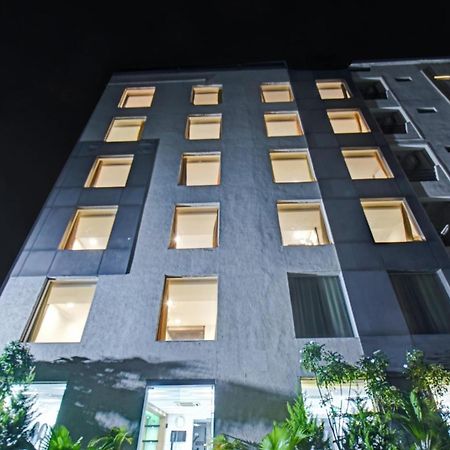Townhouse Classio Suites Shirdi Exterior foto